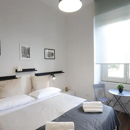 Tammurriata Nera Bedroom