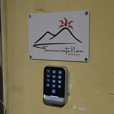 Tammurriata Nera Bedroom Naples