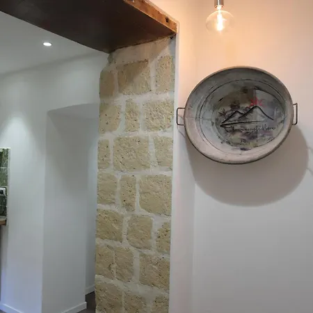 Tammurriata Nera Bedroom Naples