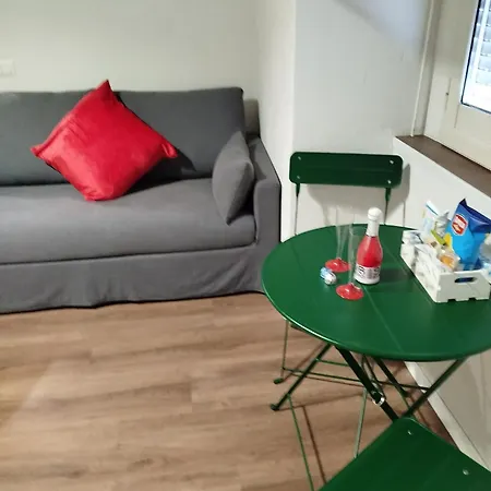 Tammurriata Nera Bedroom 4*